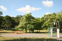 Hortgarten mit großen grünen Bewegungsflächen